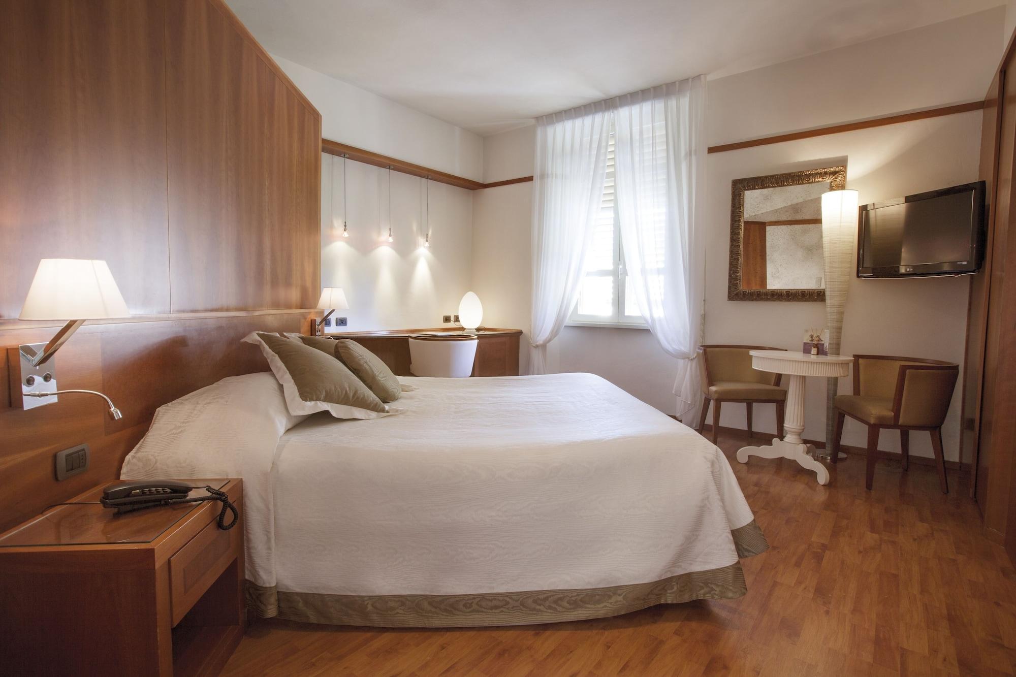 Albergo Celide Lucca Exterior photo